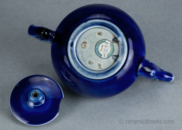 Littler's Blue salt-glazed white stoneware teapot. c.1753-1777. AP/1239. Base.