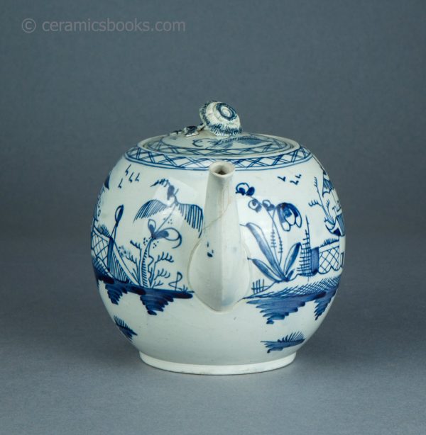 Pearlware teapot, painted blue underglaze Chinese House pattern. Attributed to Leeds Pottery. c.1780-1790. AP1401. Front.